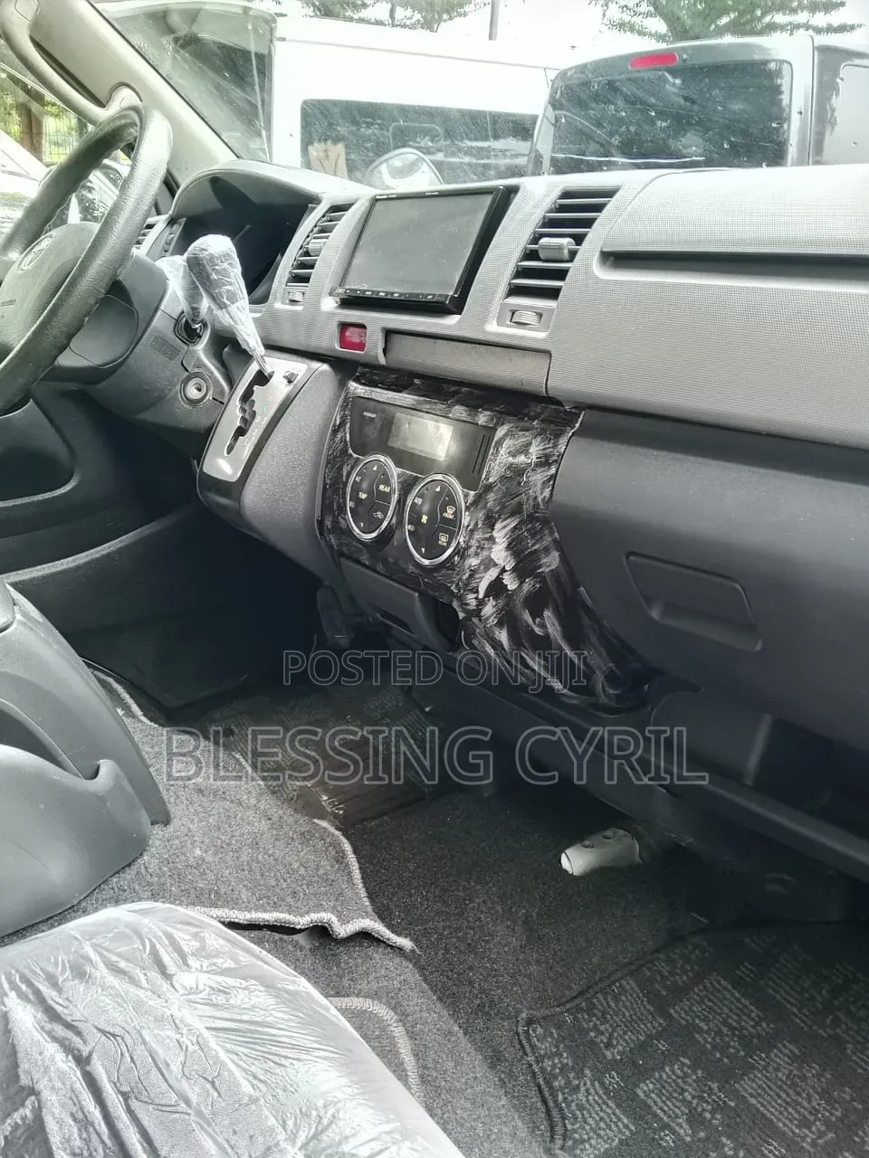 Toyota HiAce 2012 White