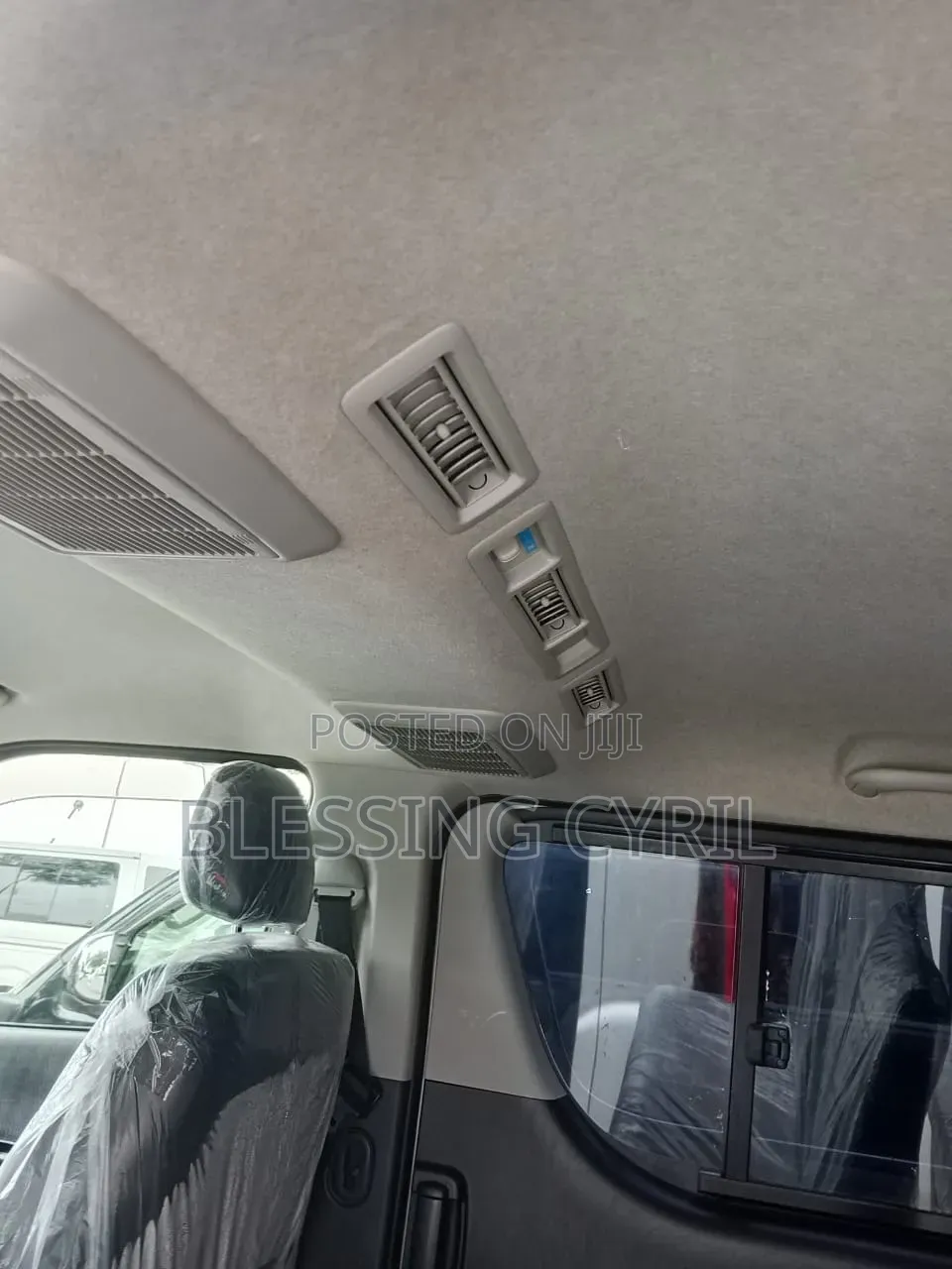 Toyota HiAce 2012 White