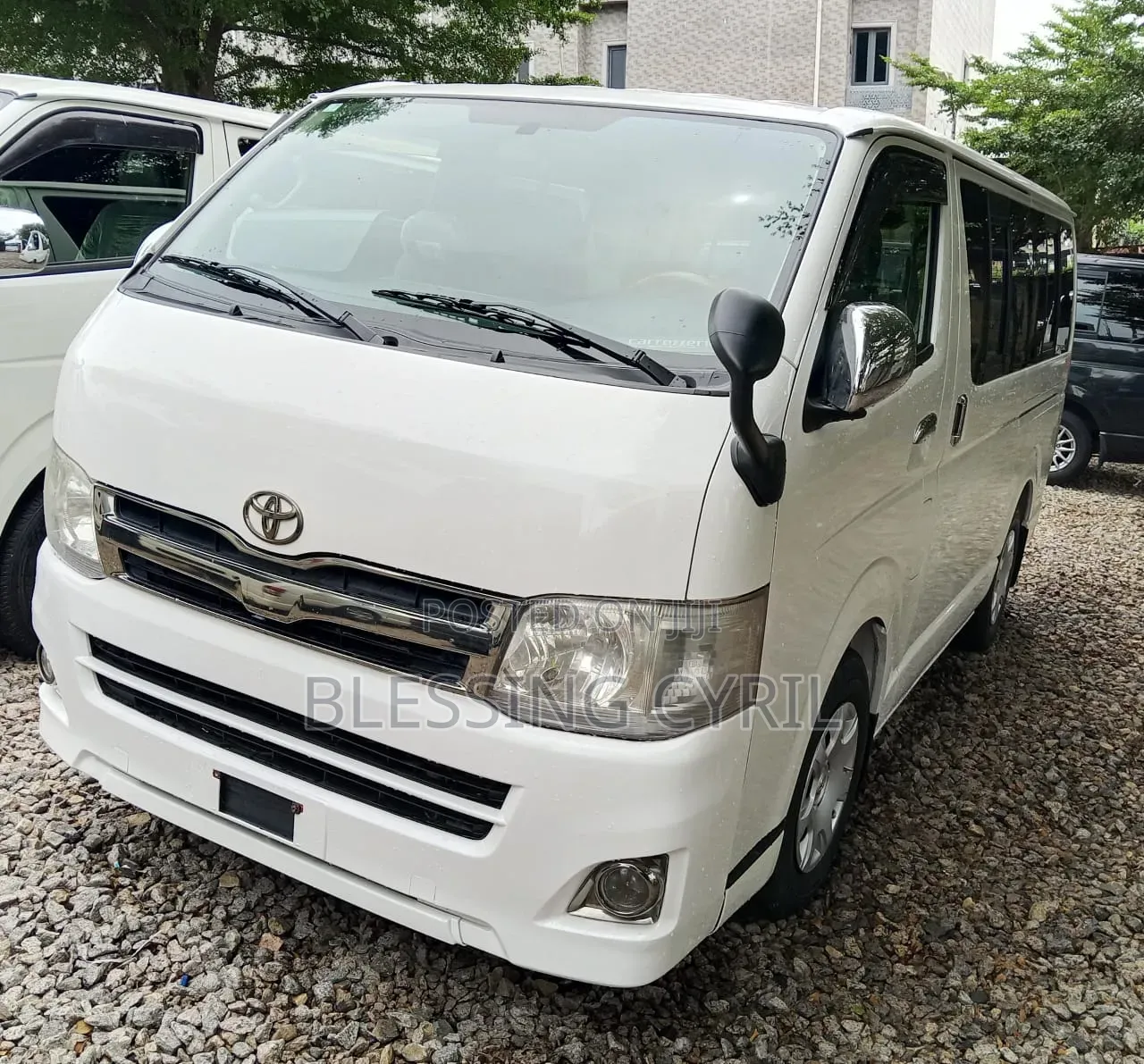 Toyota HiAce 2010 White