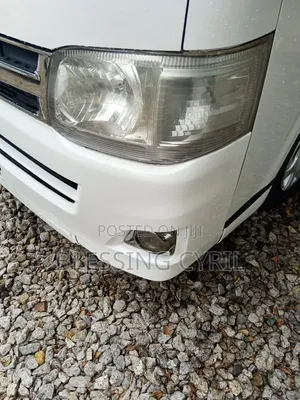 Toyota HiAce 2010 White