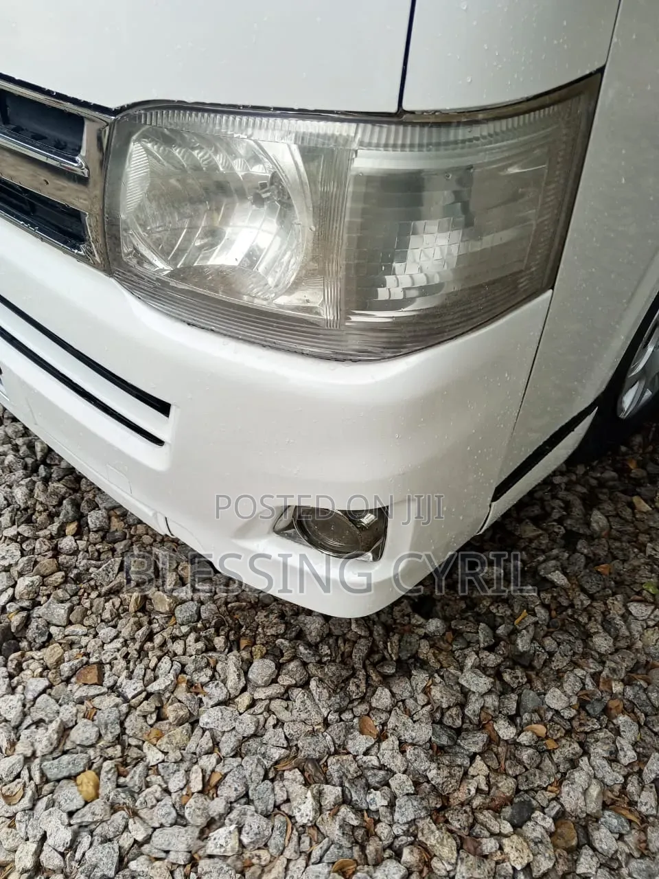 Toyota HiAce 2010 White
