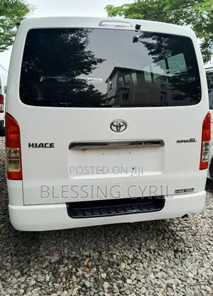 Toyota HiAce 2010 White