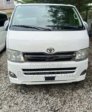 Toyota HiAce 2010 White