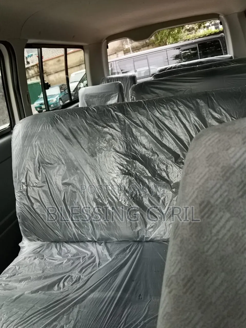 Toyota HiAce 2010 White