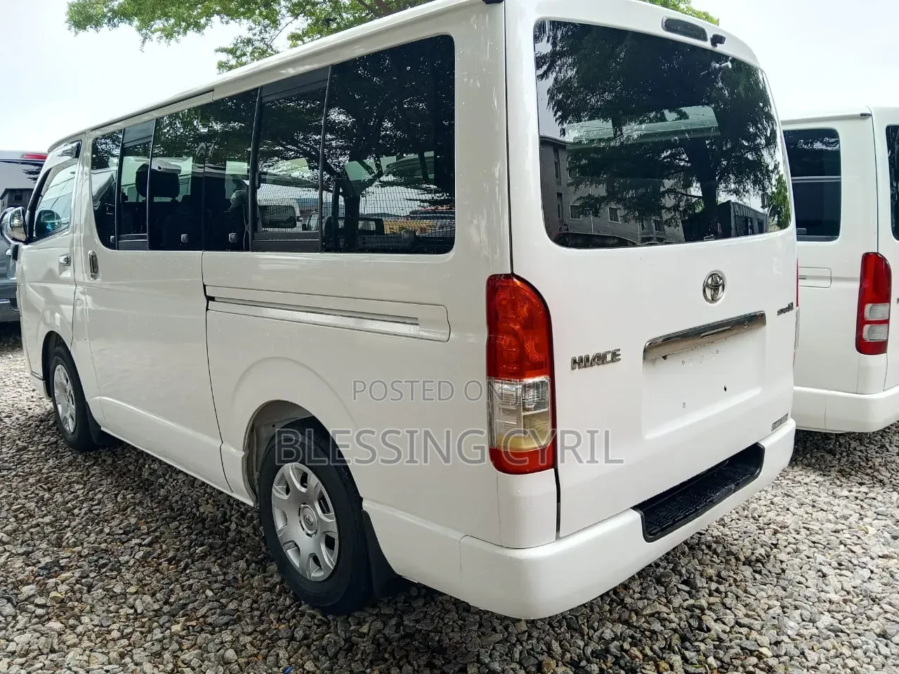 Toyota HiAce 2010 White