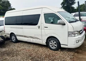 Toyota HiAce 2014 White