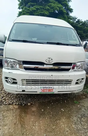Toyota HiAce 2014 White