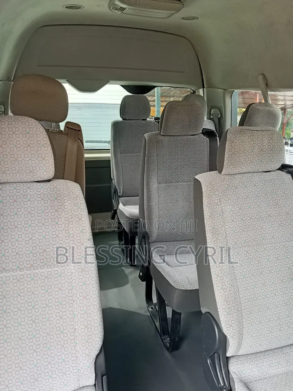 Toyota HiAce 2014 White
