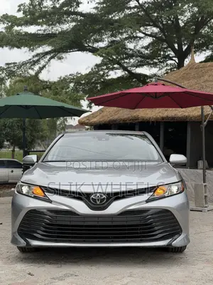 Toyota Camry 2020 Silver