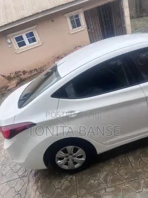 Hyundai Elantra SE Sedan FWD (1.8L 4cyl 6A) 2016 White