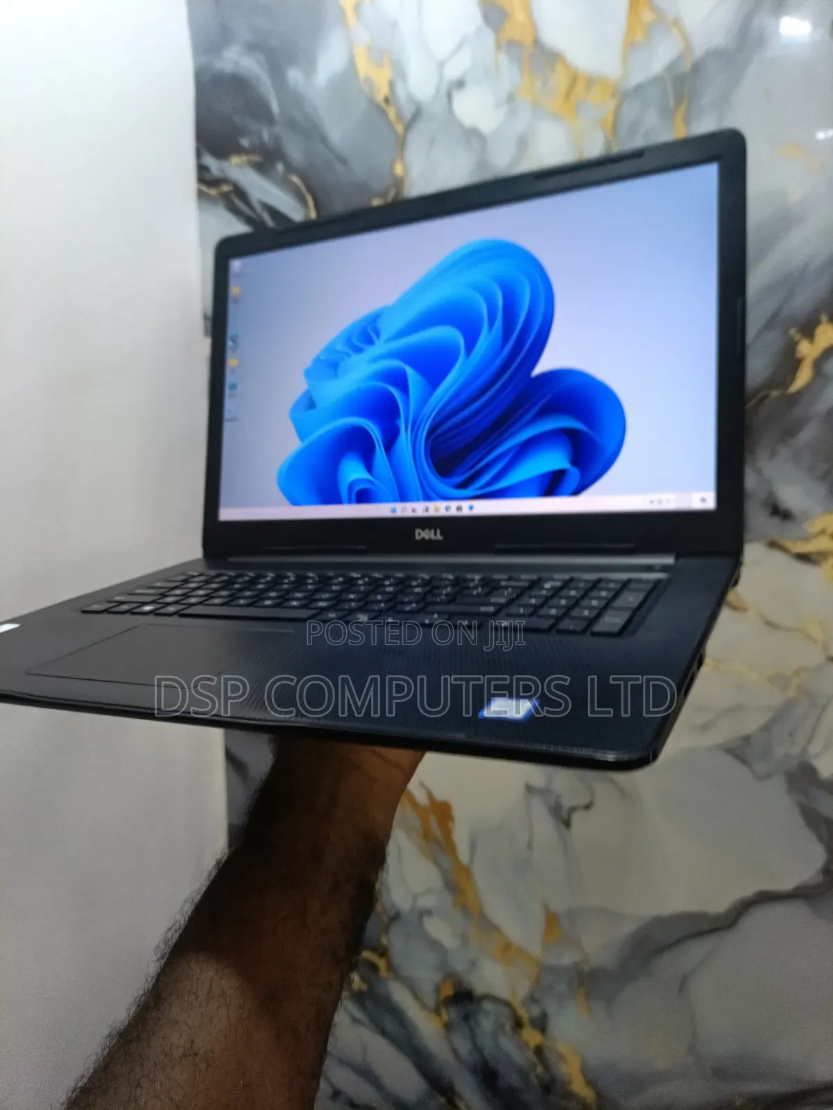Laptop Dell Inspiron 17 3781 8GB Intel Core i3 HDD 500GB