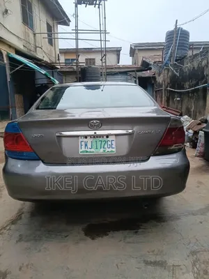 Toyota Camry 2006 Gray