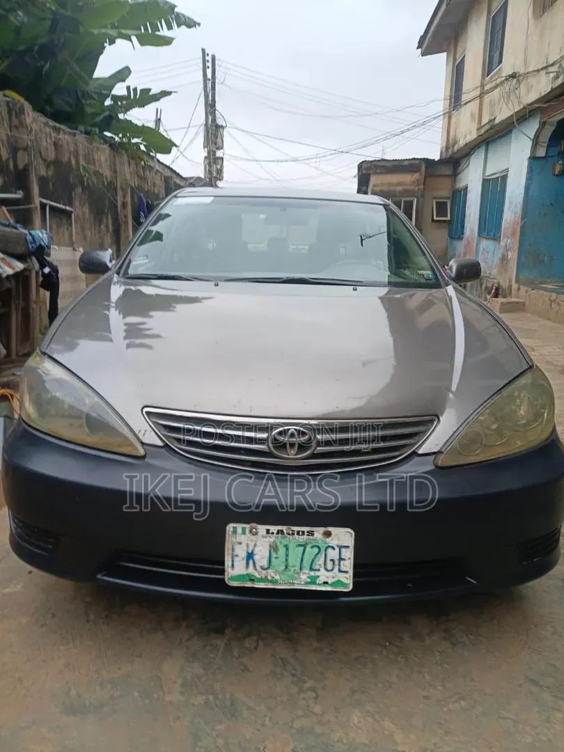 Toyota Camry 2006 Gray