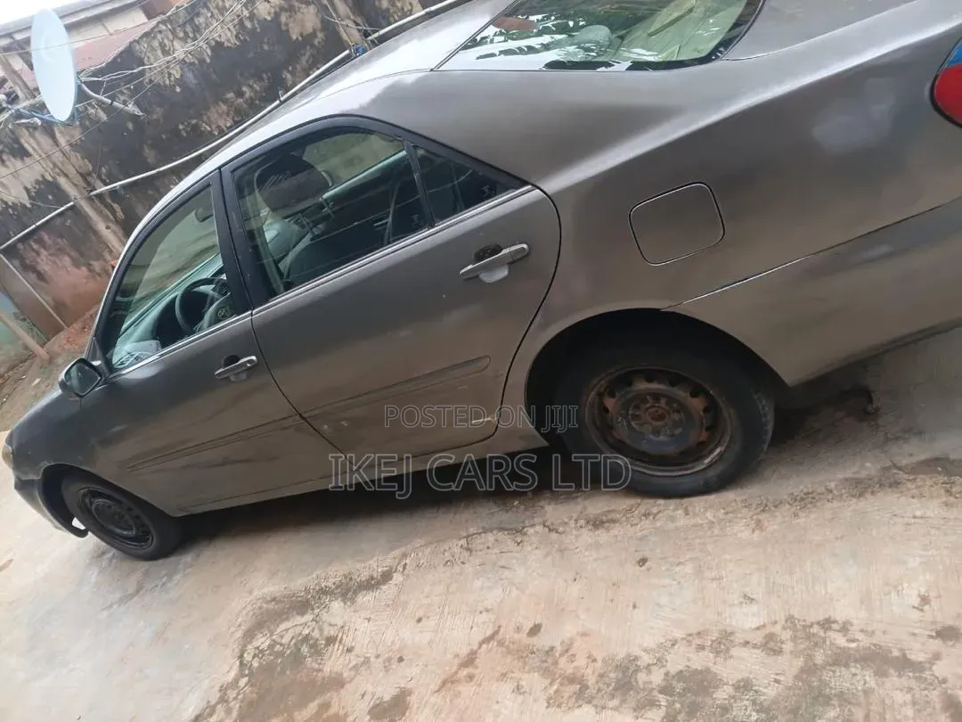 Toyota Camry 2006 Gray