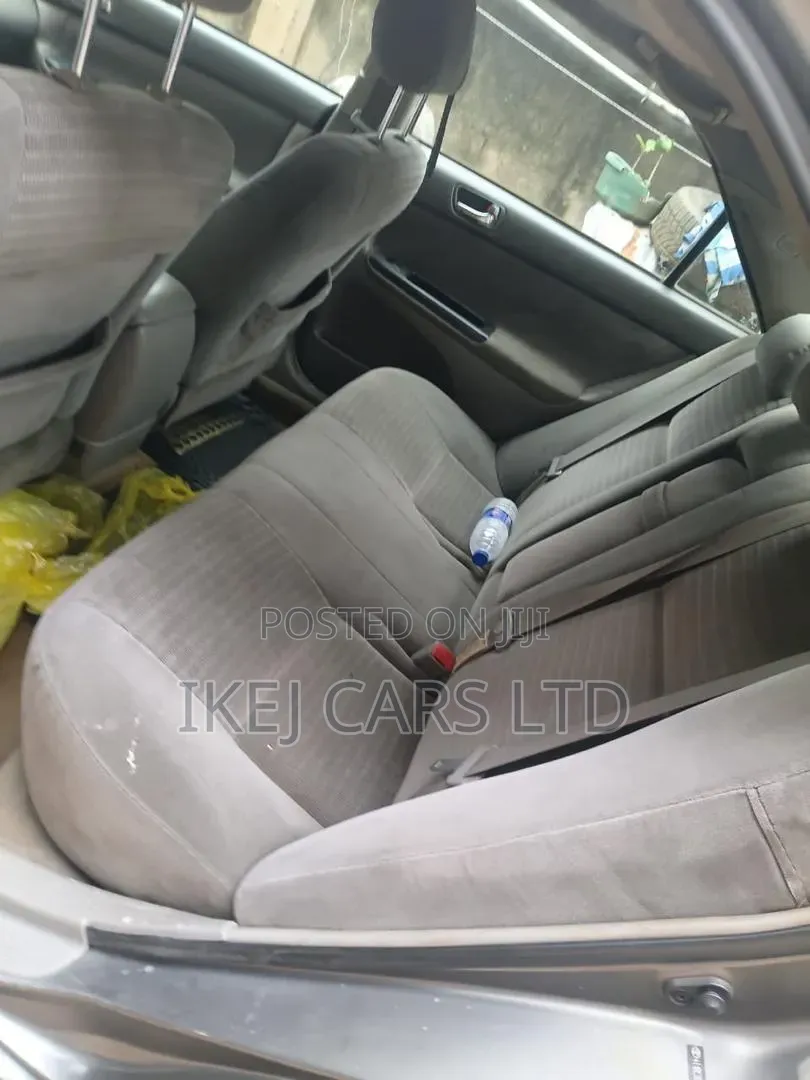 Toyota Camry 2006 Gray