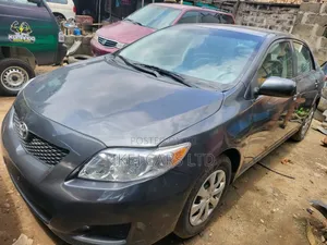 Toyota Corolla 2010 Gray