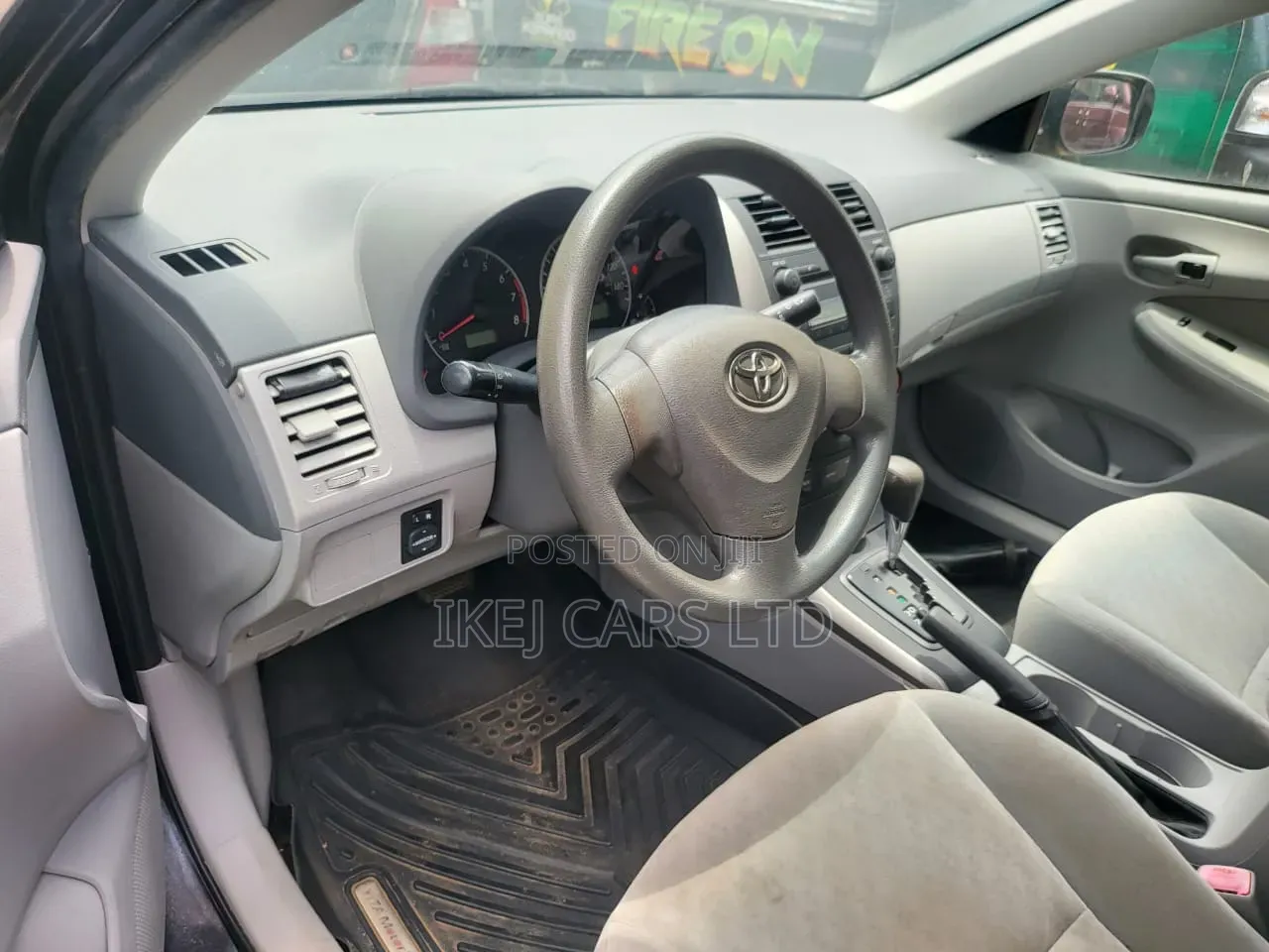 Toyota Corolla 2010 Gray
