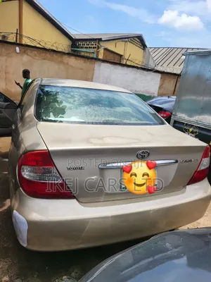 Toyota Camry 2005 Gold