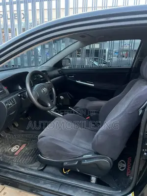 Toyota Corolla Liftback 2004 Black