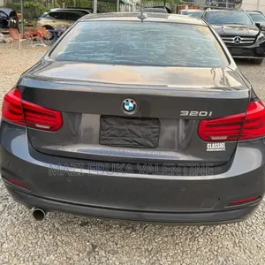 BMW 320i 2016 Brown