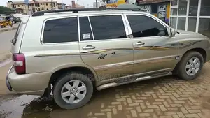 Toyota Highlander 2005 Gold