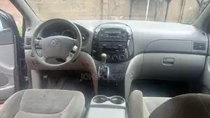 Toyota Sienna 2004 Gray