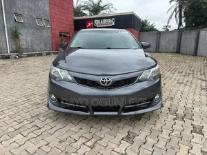 Toyota Camry SE 4dr Sedan (2.5L 4cyl 6A) 2012 Gray