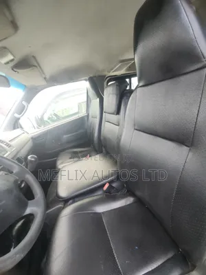 Toyota HiAce 2012 White
