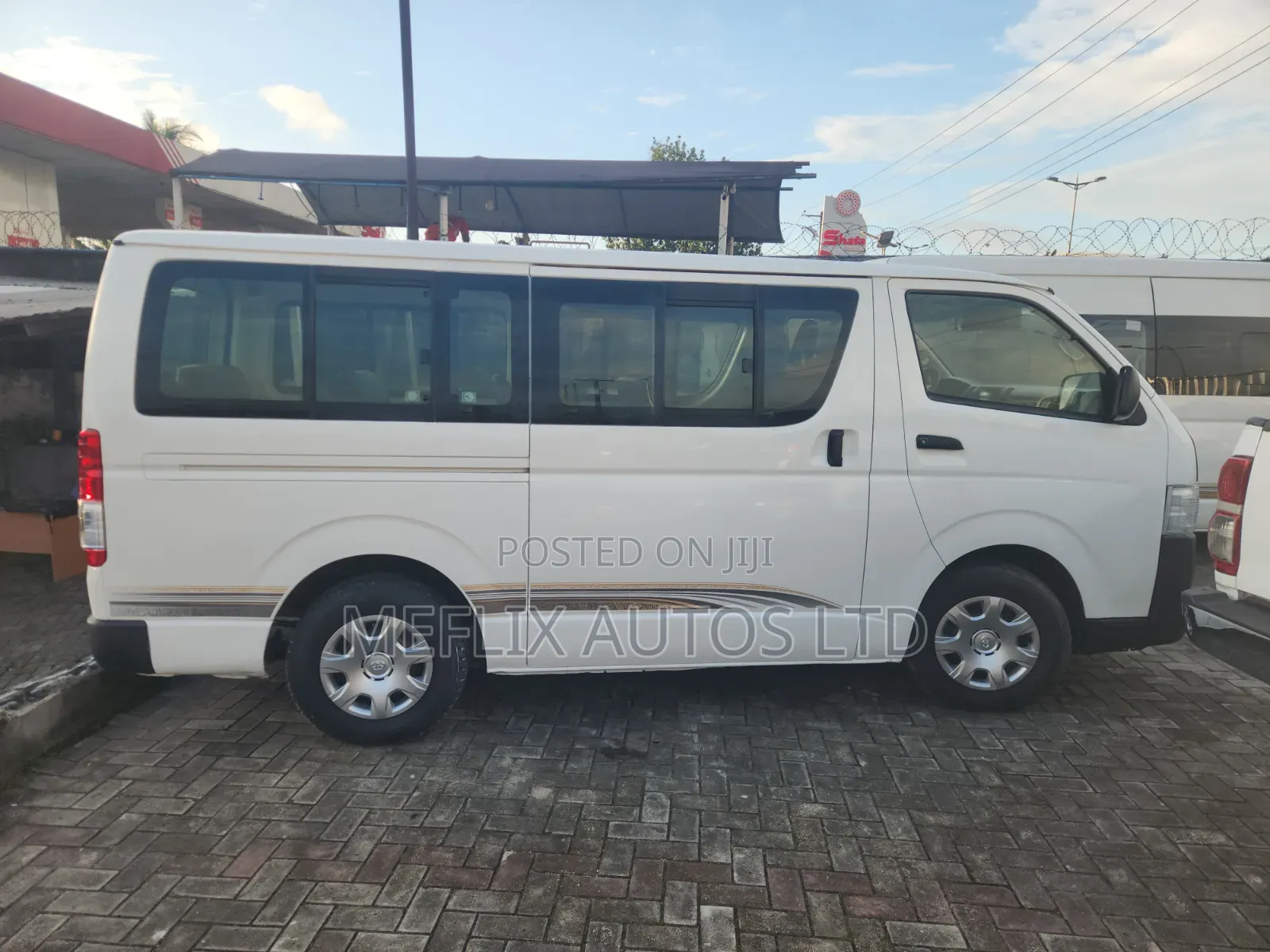 Toyota HiAce 2012 White