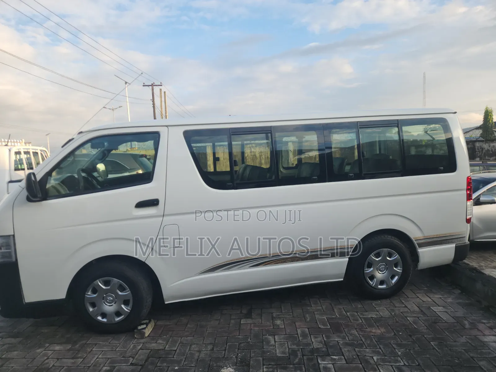 Toyota HiAce 2012 White