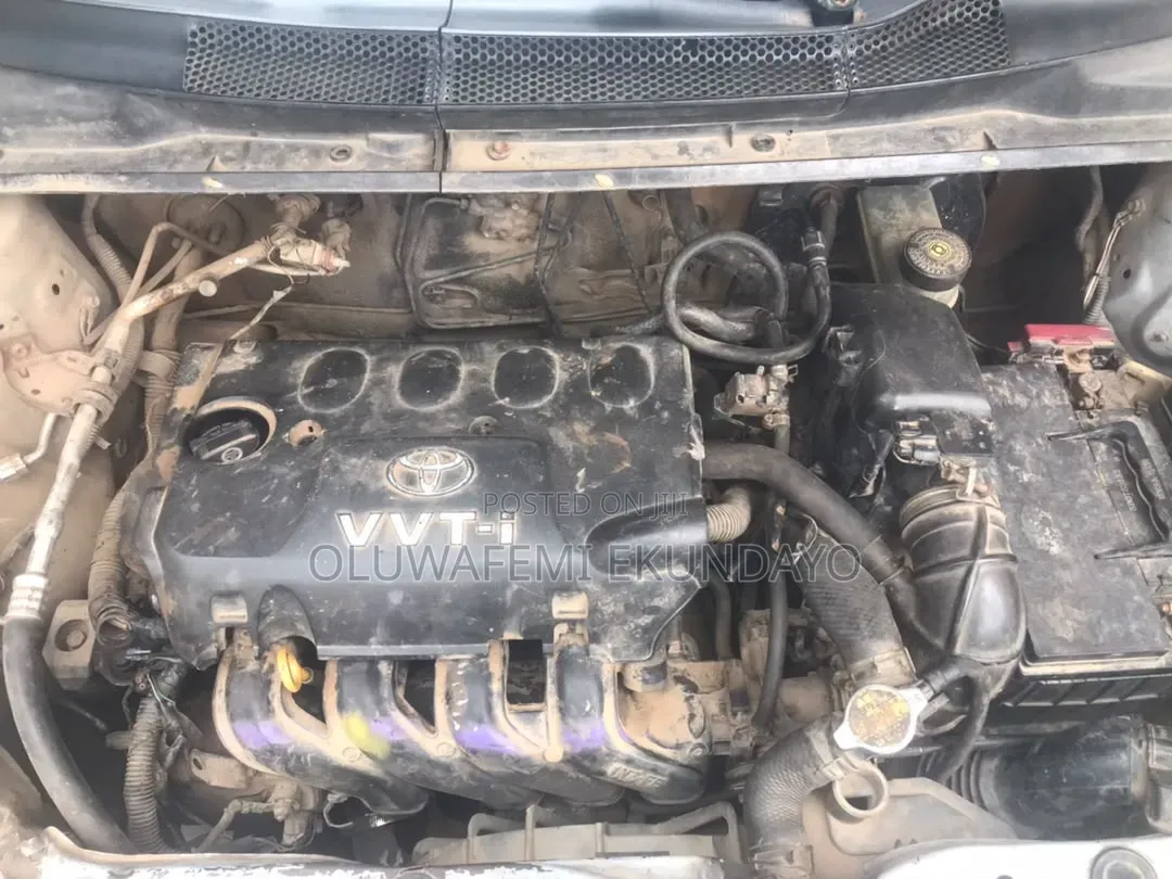 Toyota Echo 2004 Silver