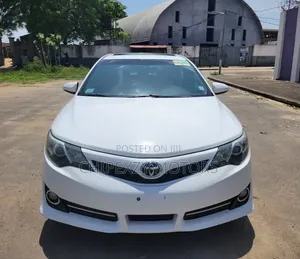 Toyota Camry SE 4dr Sedan (2.5L 4cyl 6A) 2012 White
