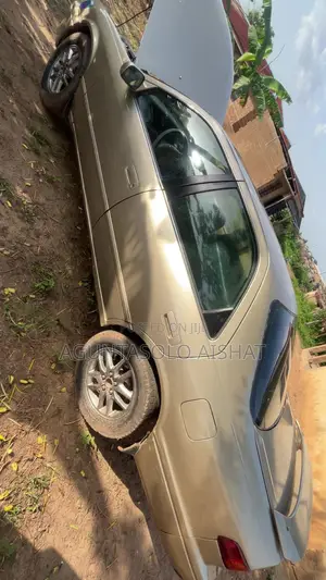 Toyota Camry XLE V6 4dr Sedan (3.0L 6cyl 4A) 2001 Gold