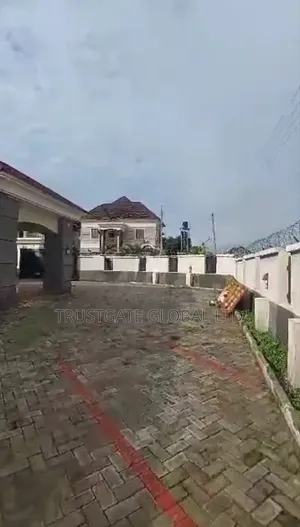 2bdrm Bungalow in Broadview Estate, Idu Industrial for rent