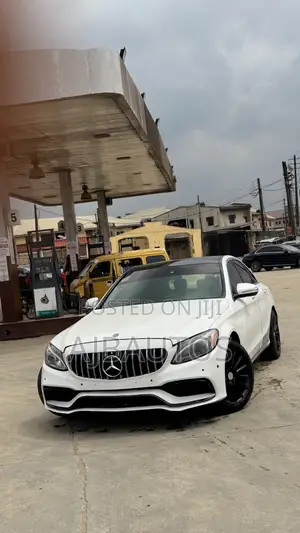 Mercedes-Benz C300 Sport 4Matic Sedan AWD (2.0L 4cyll 7A) 2016 White