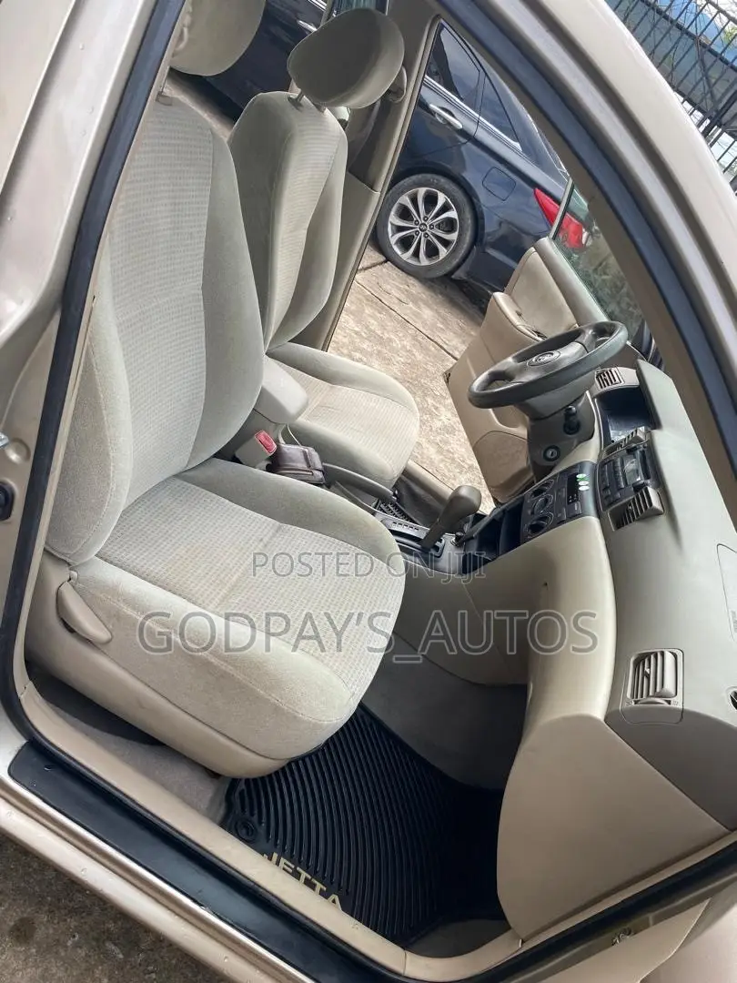 Toyota Corolla CE 2007 Gold