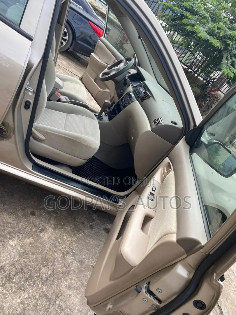 Toyota Corolla CE 2007 Gold