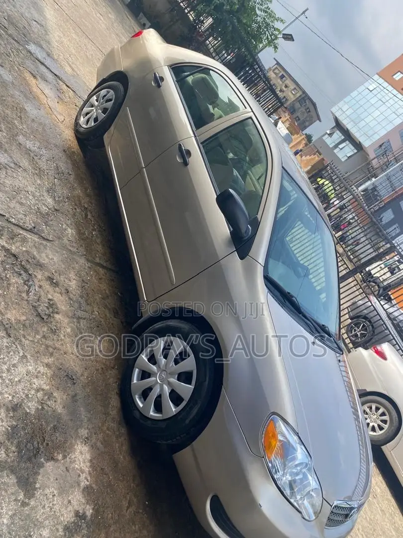 Toyota Corolla CE 2007 Gold