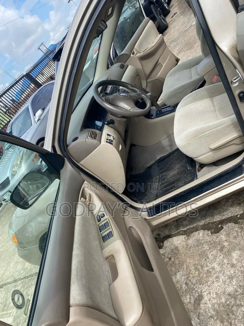 Toyota Corolla CE 2007 Gold