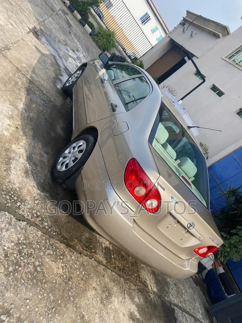 Toyota Corolla CE 2007 Gold