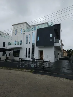 Furnished 5bdrm Duplex in Jakande for sale