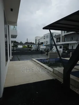 Furnished 5bdrm Duplex in Jakande for sale