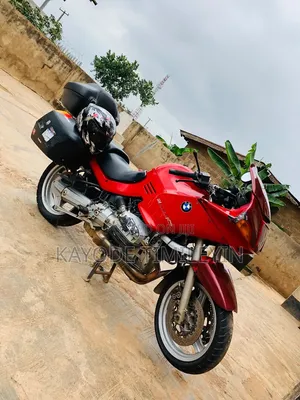 BMW R1100 RS 1999 Red