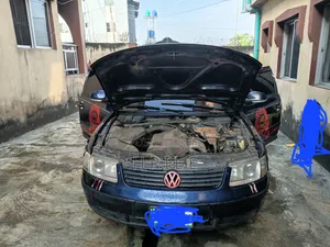 Volkswagen Passat 1.8 T 2004 Blue