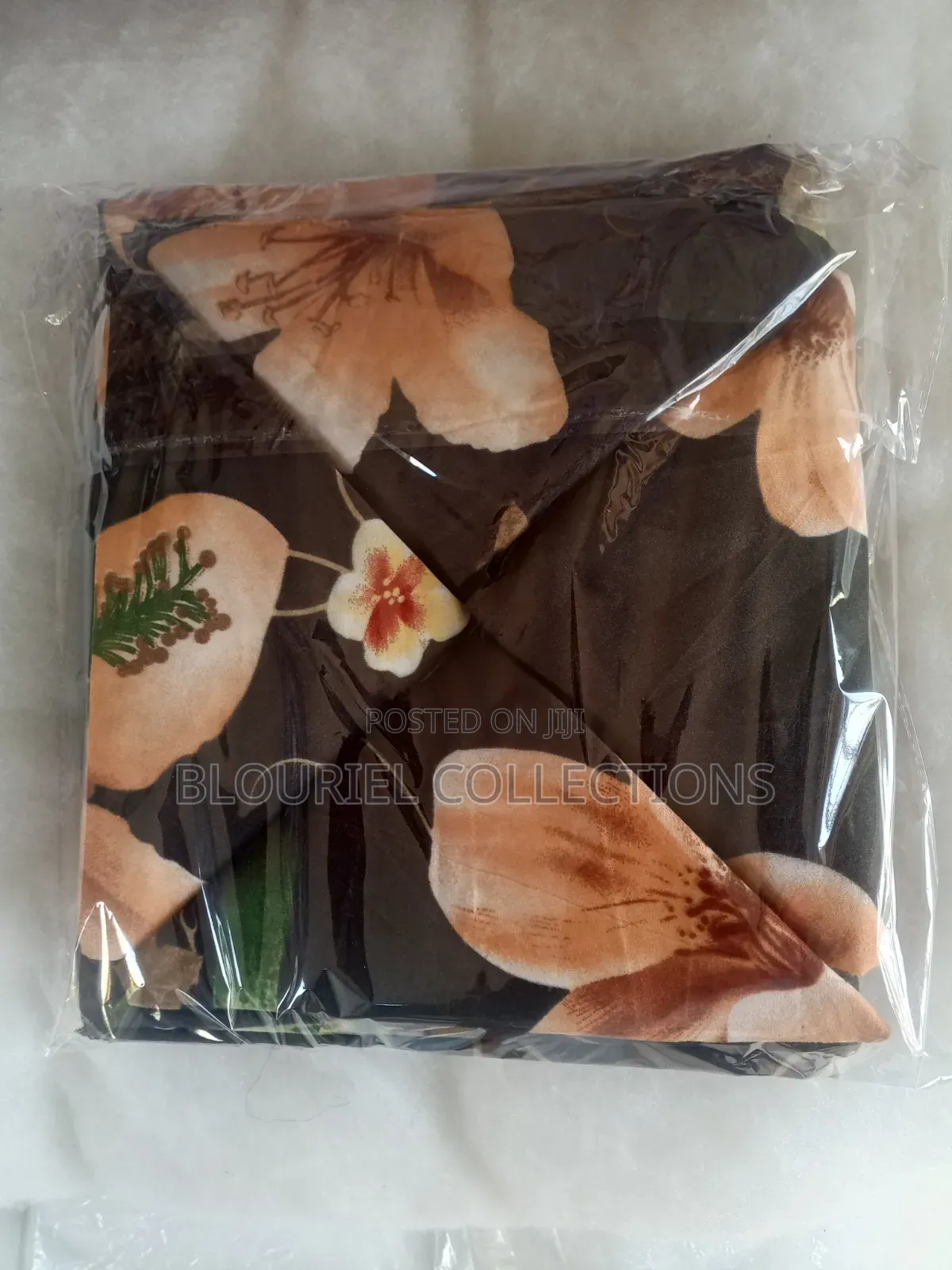 Bedsheets With 4 Pillow Covers.