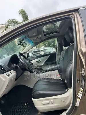Toyota Venza AWD 2012 Brown