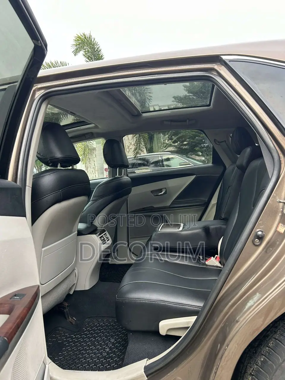 Toyota Venza AWD 2012 Brown