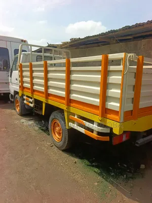Nigeria Used Toyota Dyna 200 Four Tyers 2rz Petrol Engine