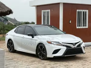 Toyota Camry 2018 White