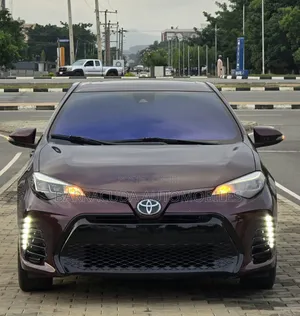 Toyota Corolla SE (1.8L 4cyl 2A) 2018 Brown